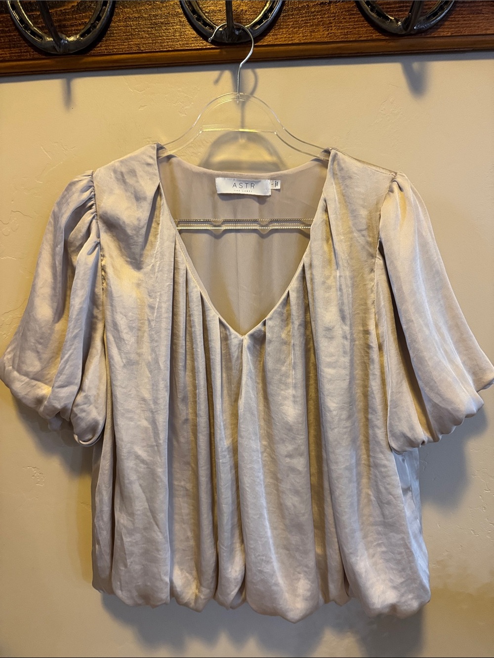 Astr Cream V-Neck Puff Sleeve Blouse